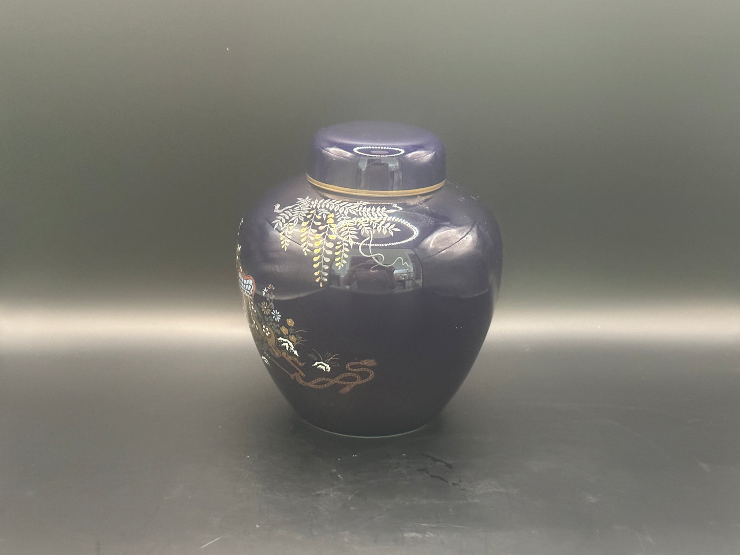 Kutani style Navy Ginger jar