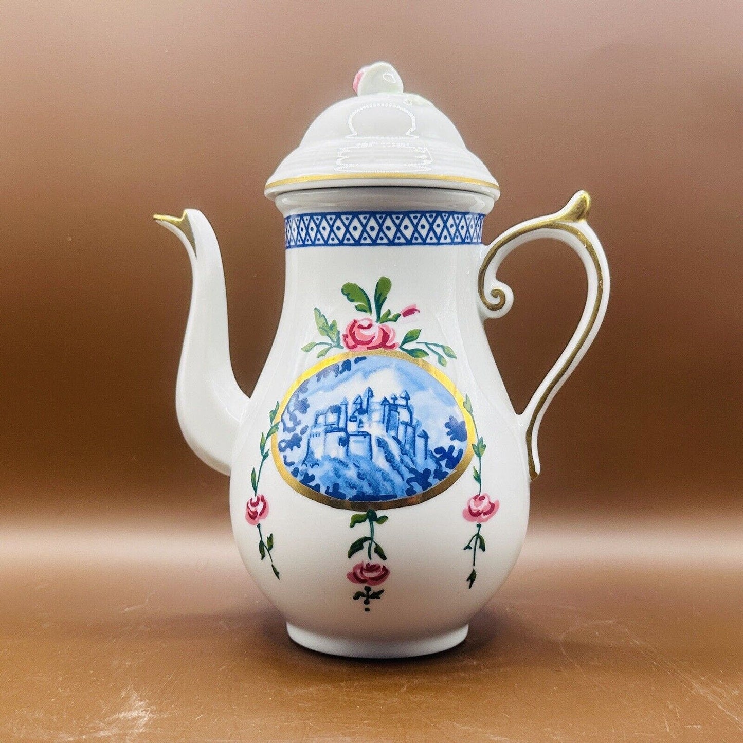 Elizabeth Arden Rose Castle Tea Pot Orient Express Two-Four Serving White Blue