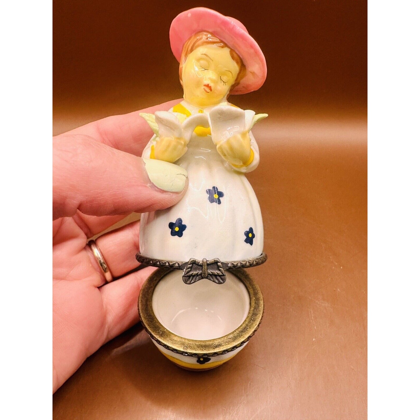 Vintage Little Girl Pink Hat Holding flowers Hinged Trinket Box Porcelain