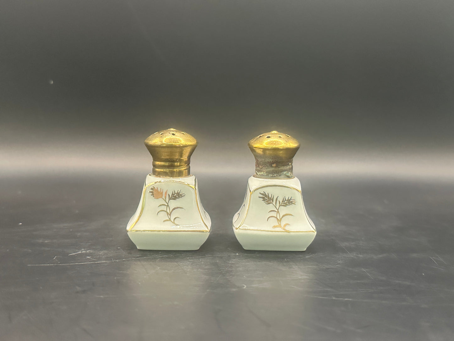 Small wheat salt and pepper shakers.