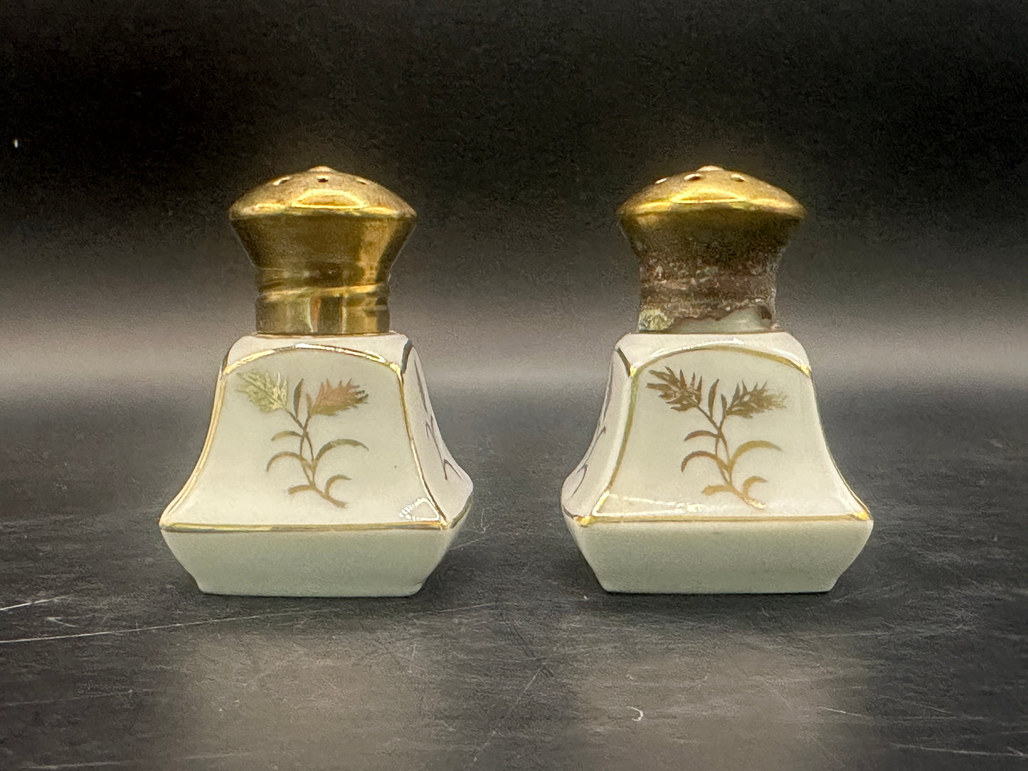 Small wheat salt and pepper shakers.