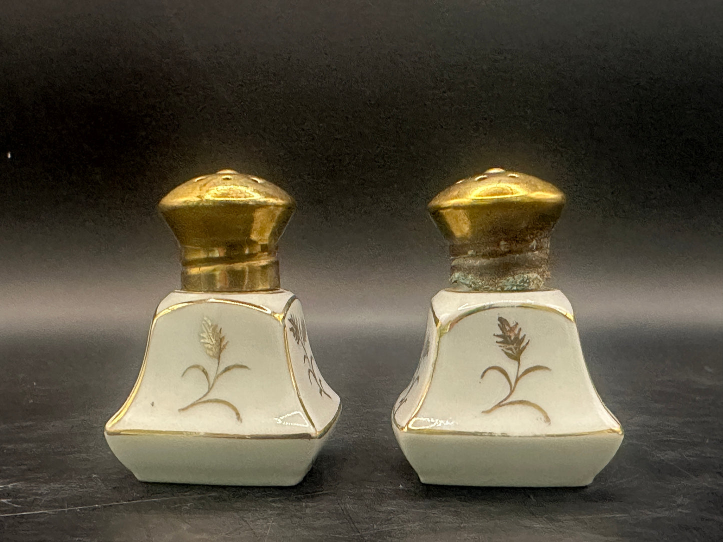 Small wheat salt and pepper shakers.