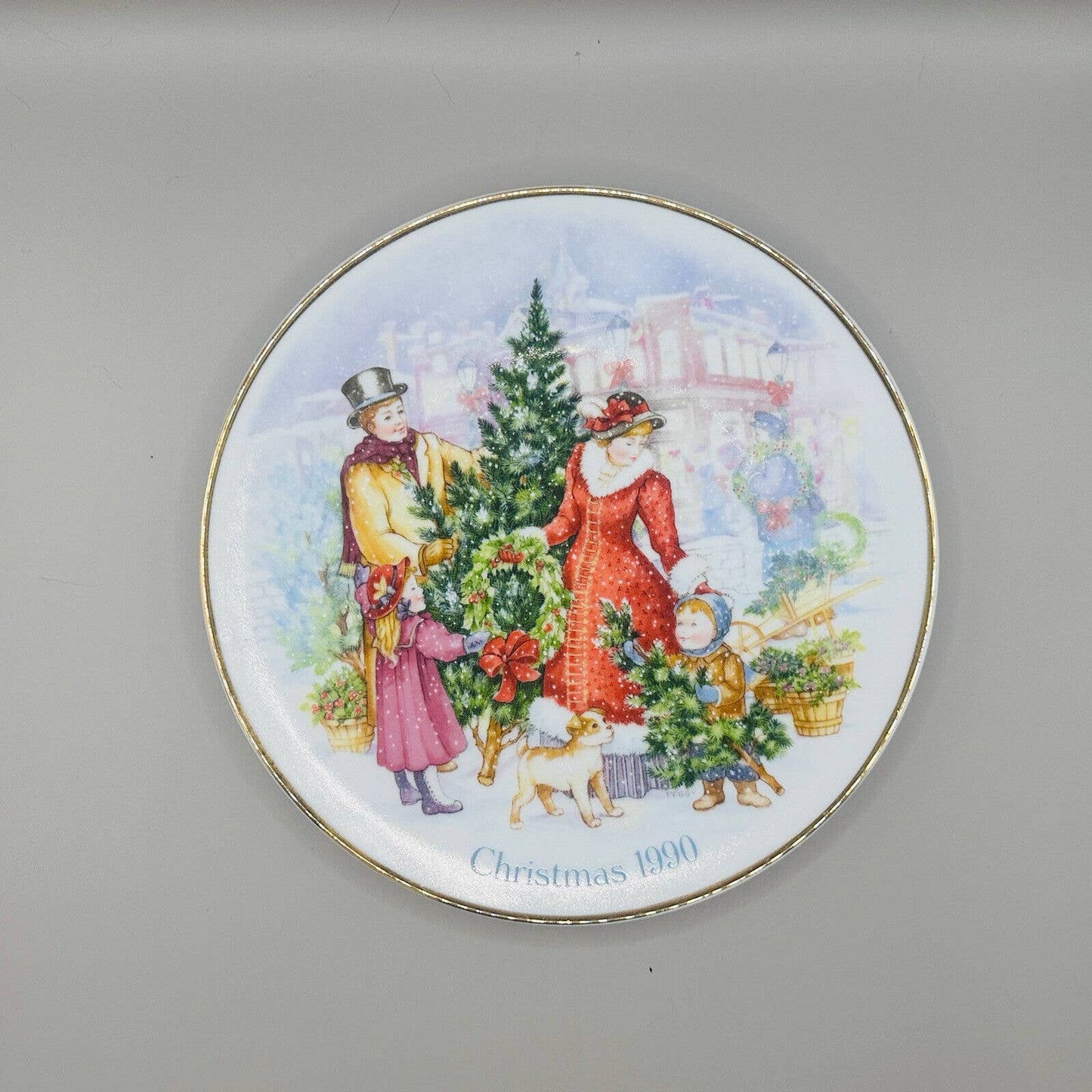 Vintage Christmas Plate Avon 1990 Collector Bringing Christmas Home