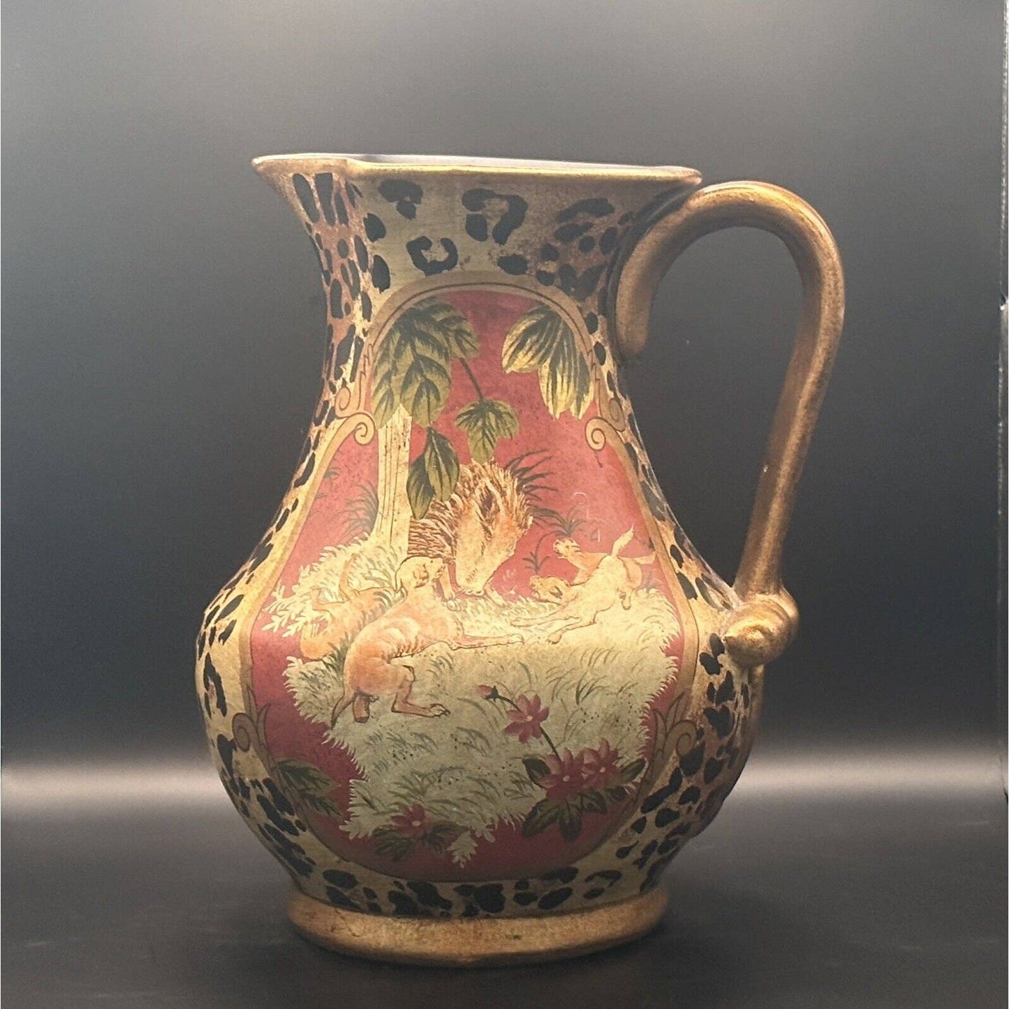 Pitcher Red Leopard Hunting Decor