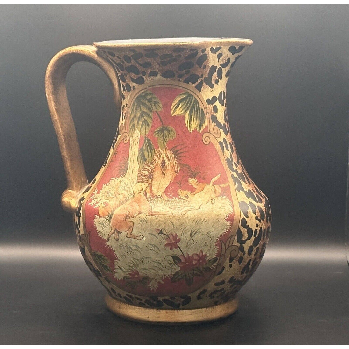 Pitcher Red Leopard Hunting Decor