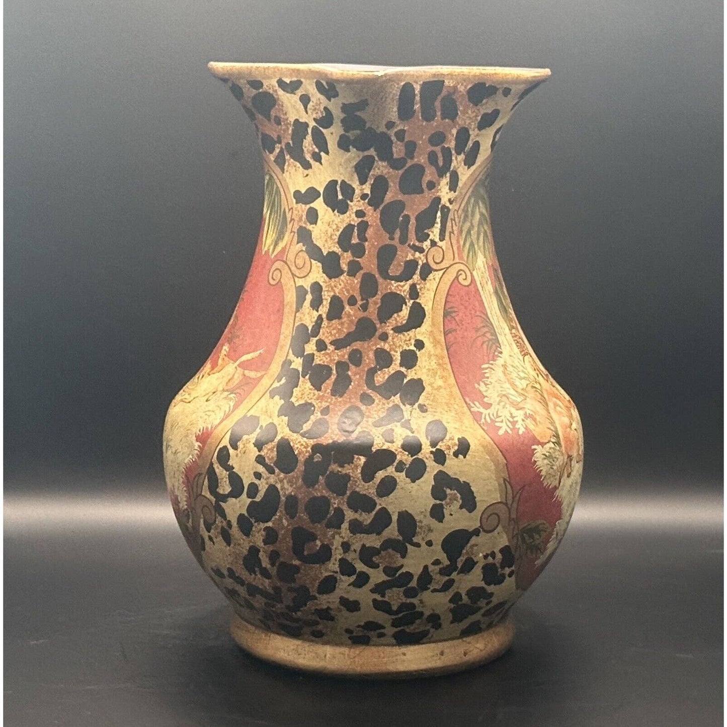 Pitcher Red Leopard Hunting Decor