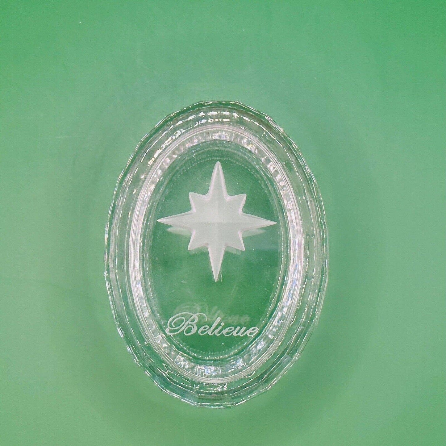 Signed Oleg Cassini Believe Star of Bethlahem Etched Crystal Lidded Trinket Box