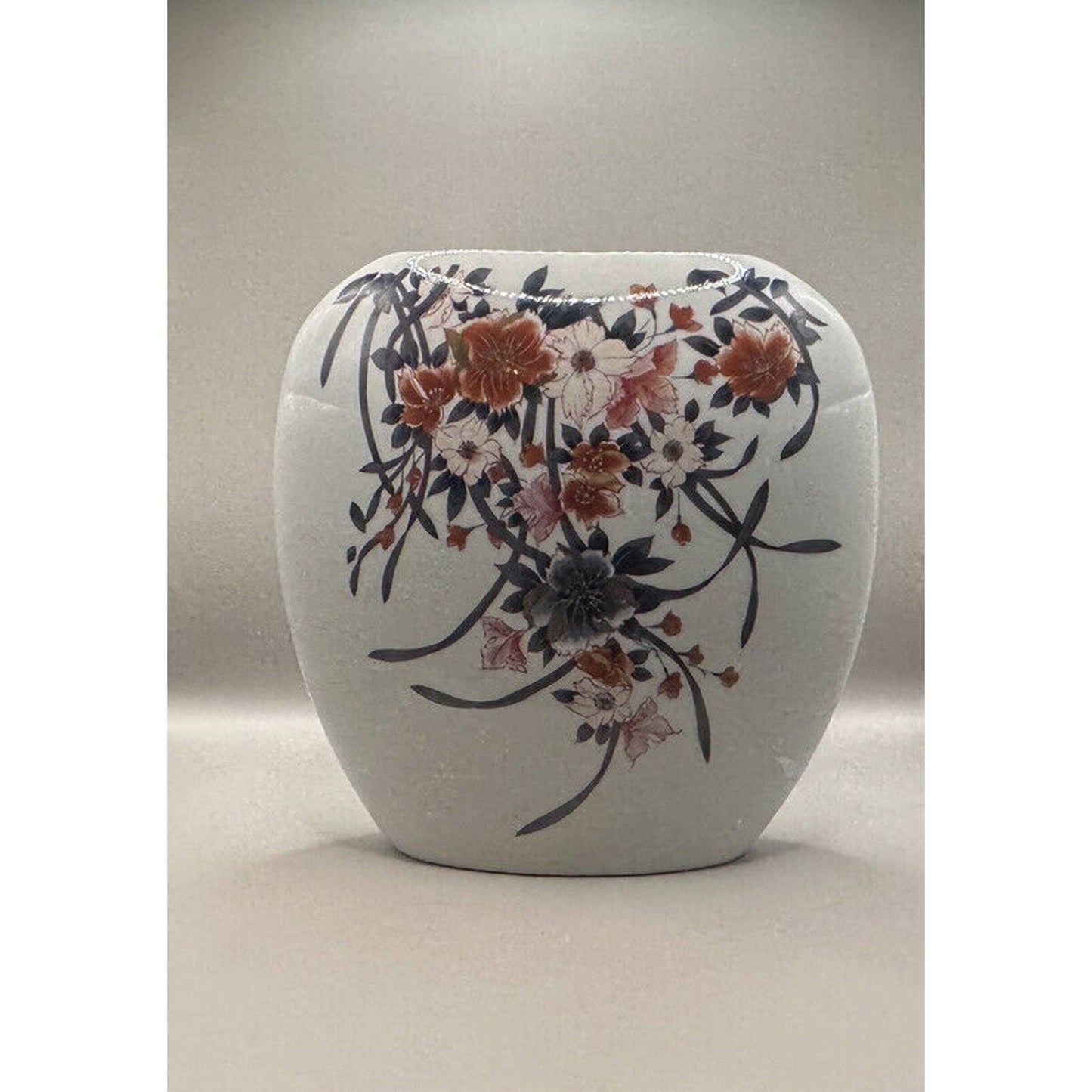 🌟 Oriental Style Beige Floral Flat Vase Japan flowers 8.5in T x 9in W